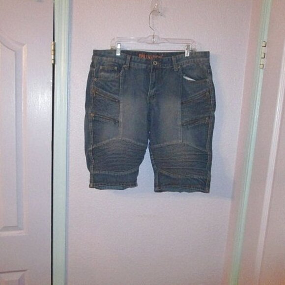 Y2K  Cybercore Jean Shorts Men’s Size 36 Denim Relaxed Zippers Bermuda Cyberpunk - Picture 1 of 7